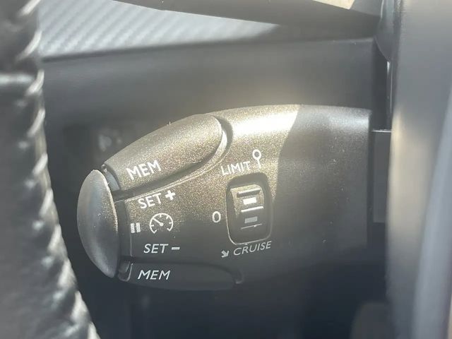 Peugeot 208 PureTech Style