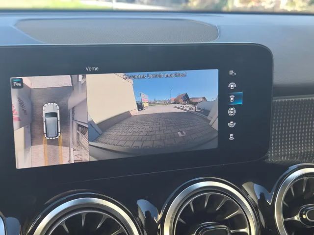 Mercedes-Benz EQB 300