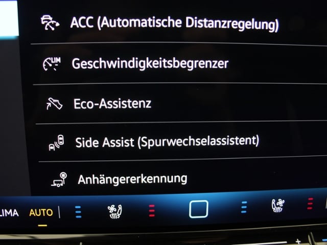 Volkswagen Passat 2,0 l TDI SCR 110 kW (150 PS) 7-Gang-Doppelkupplungsgetrie KLIMA LED NAVI ALU