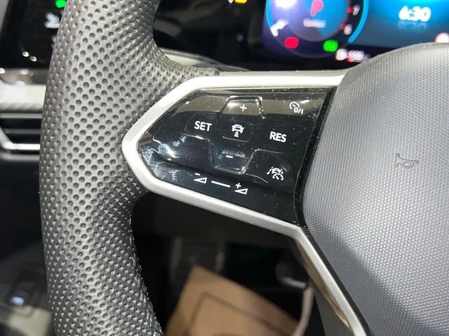 Volkswagen Golf DSG R-Line Variant