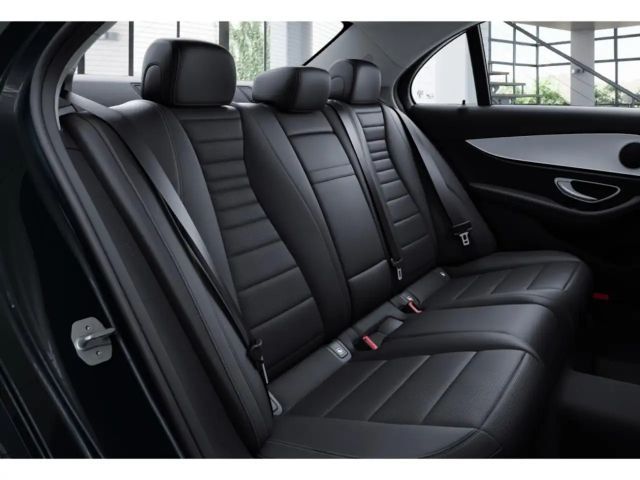 Mercedes-Benz E 220 AVANTGARDE E 220 d Sedan