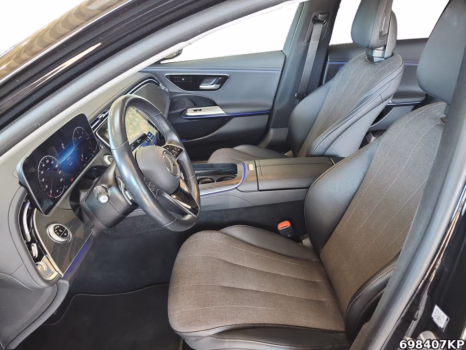 Mercedes-Benz E 220 AVANTGARDE E 220 d Sedan