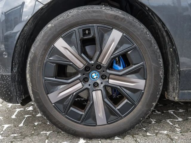 BMW iX xDrive40