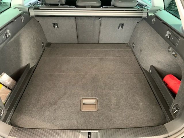 Volkswagen Passat 1.5 TSI Business DSG Variant