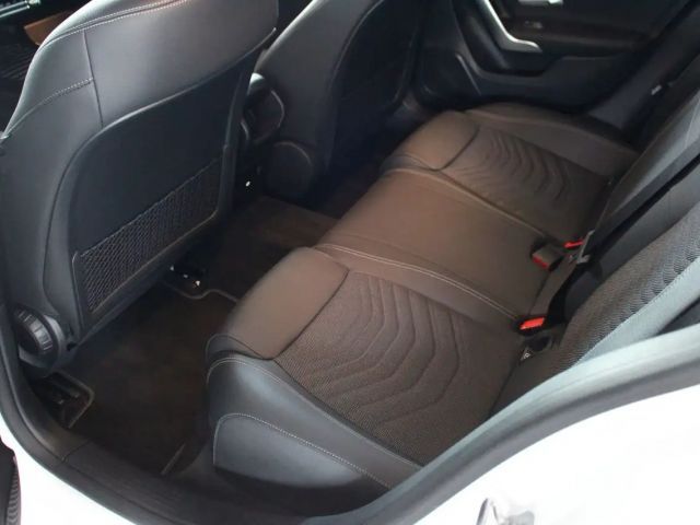 Mercedes-Benz A 200 Progressive