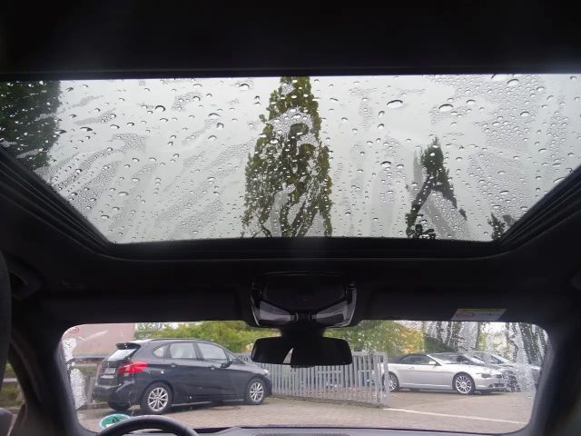 BMW 320 320d M-Sport Sedan