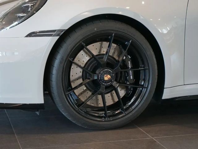 Porsche 992 Cabrio Carrera GTS