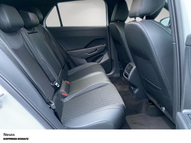 Volkswagen T-Roc 1.5 eTSI DSG R-Line Style