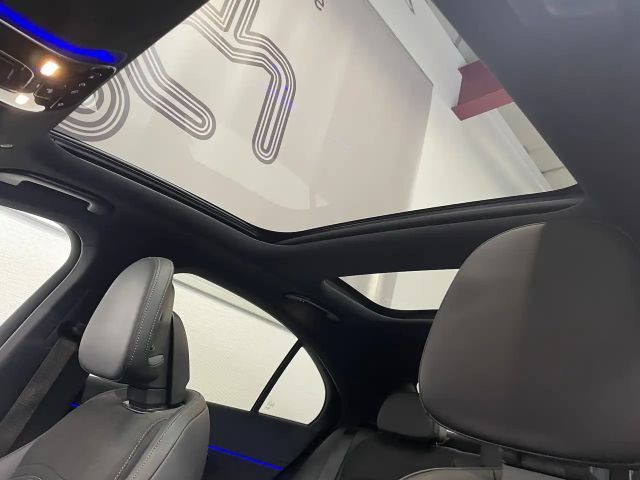 Mercedes-Benz E 200 AMG Line Sedan