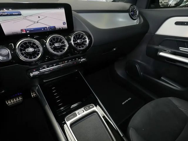 Mercedes-Benz GLA 200 AMG Line