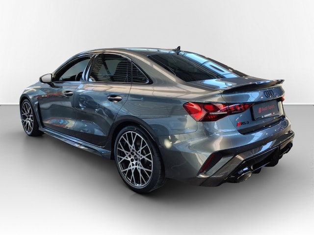 Audi RS3 Quattro S-Tronic Sedan