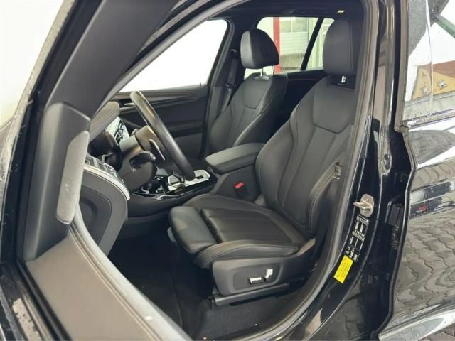 BMW X3 40d Navi.Laser.HuD.360°.ACC.AHK.HarmKar.Pano