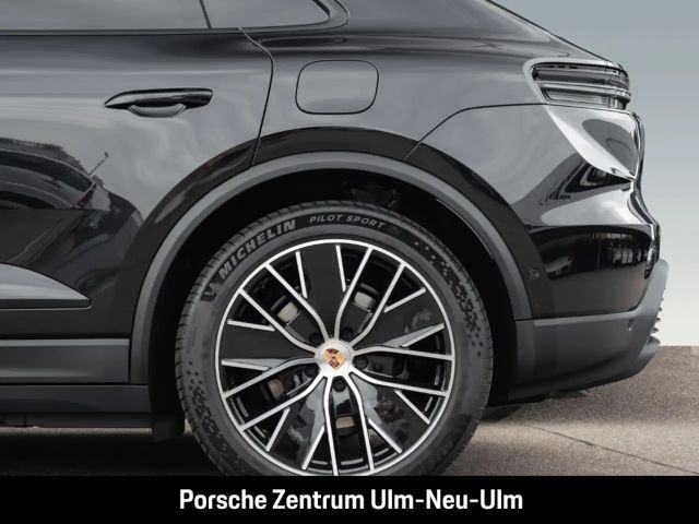 Porsche Macan 4