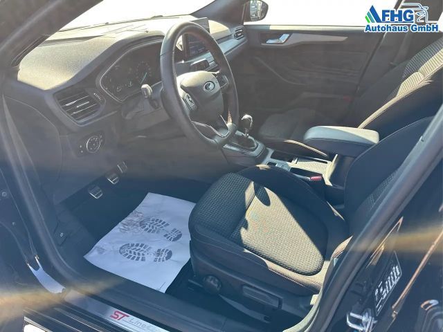 Ford Focus EcoBoost ST Line Style Wagon