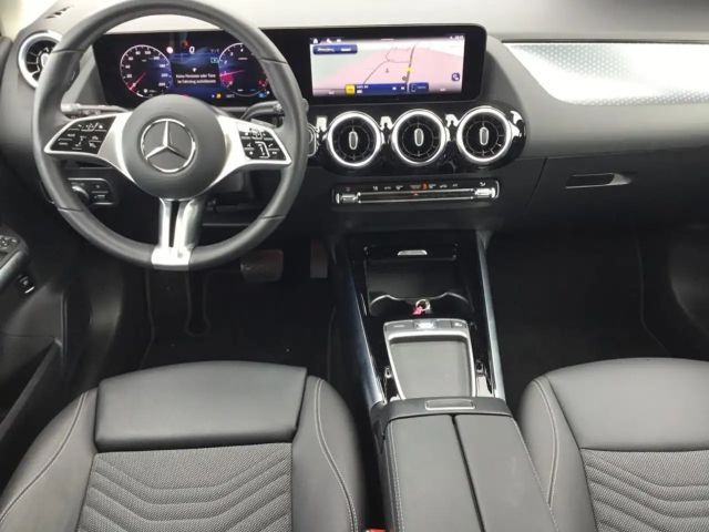 Mercedes-Benz B 180 NAVI/LED/KAMERA/AHK