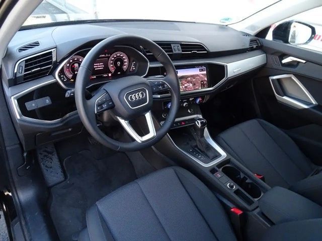Audi Q3 35 TFSI Business S-Tronic