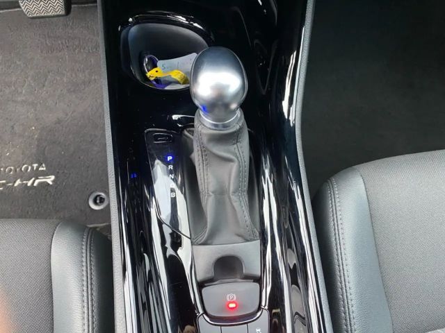 Toyota C-HR Hybride Team D