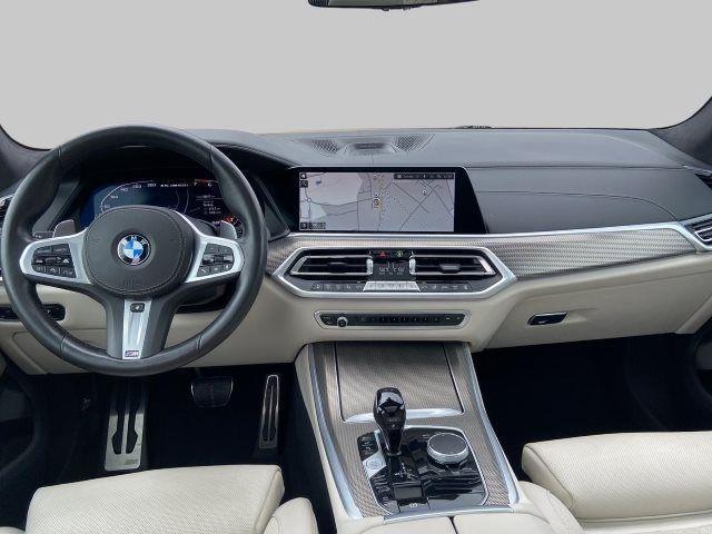 BMW X5 M50i