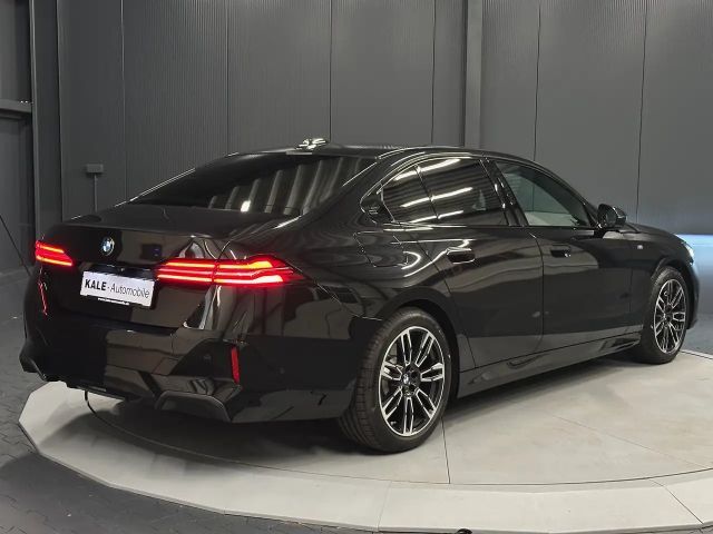 BMW 520 520d M-Sport Sedan
