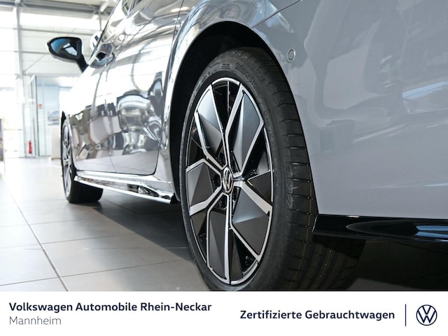 Volkswagen Golf 1.5 eTSI DSG R-Line Variant