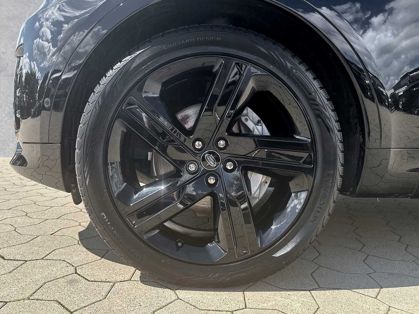 Land Rover Discovery D300 Dynamic HSE