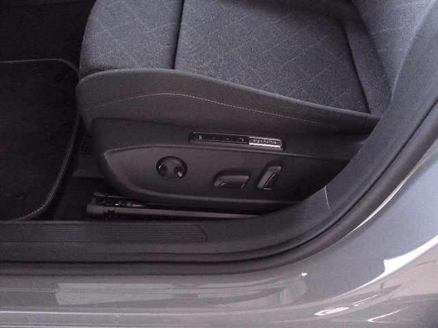 Volkswagen Golf Life Variant