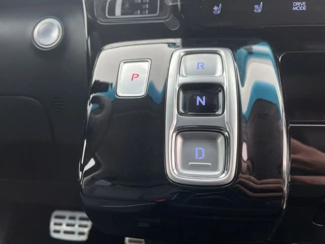 Hyundai Staria Signature