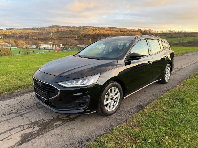 Ford Focus Cool & Connect Wagon