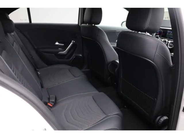 Mercedes-Benz A 180 Limo Night Distronic KeyGO Ambi Standhzg