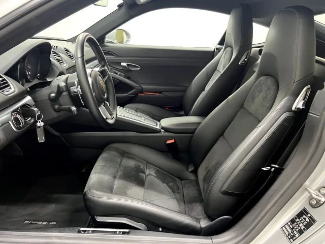 Porsche Cayman Coupé