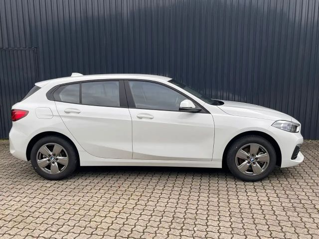 BMW 118 118i 5-deurs Sedan