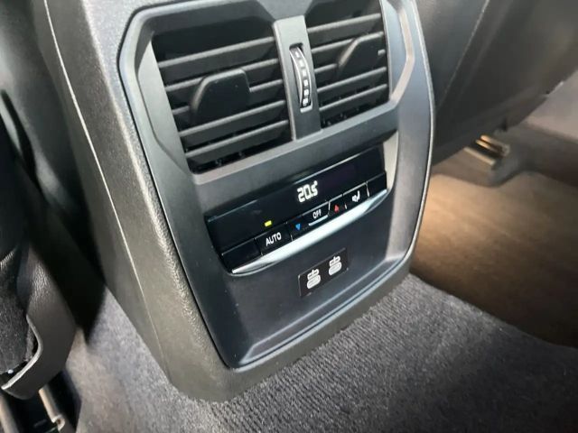 BMW 330 330i M-Sport Sedan xDrive