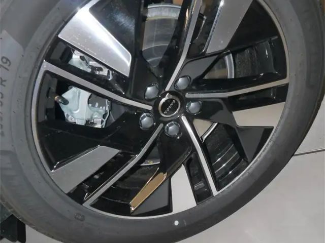 Volvo XC60 AWD Dark Plus T6