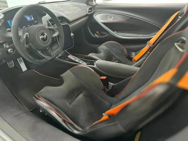 McLaren Artura Artura / Ice Silver / Carbon Fibre / 1.99% Leasing