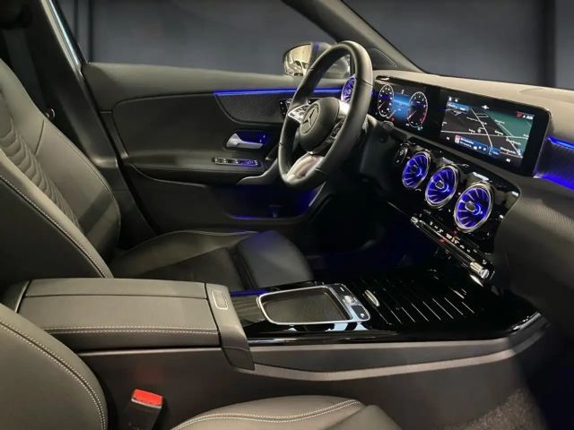 Mercedes-Benz A 200 Limousine PROGR+KAM+LED+AMBI+DIST+PANO+AHK