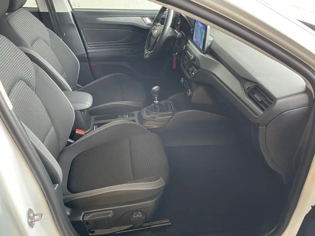 Ford Focus Cool & Connect Wagon