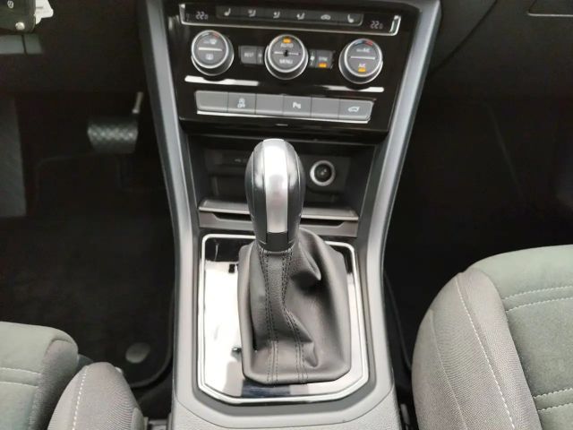 Volkswagen Touran 1.5 TSI DSG R-Line