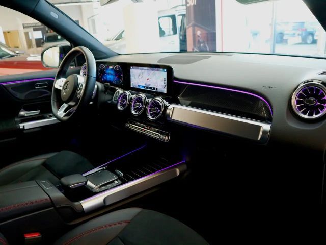 Mercedes-Benz GLB 220 AMG Line GLB 220 d