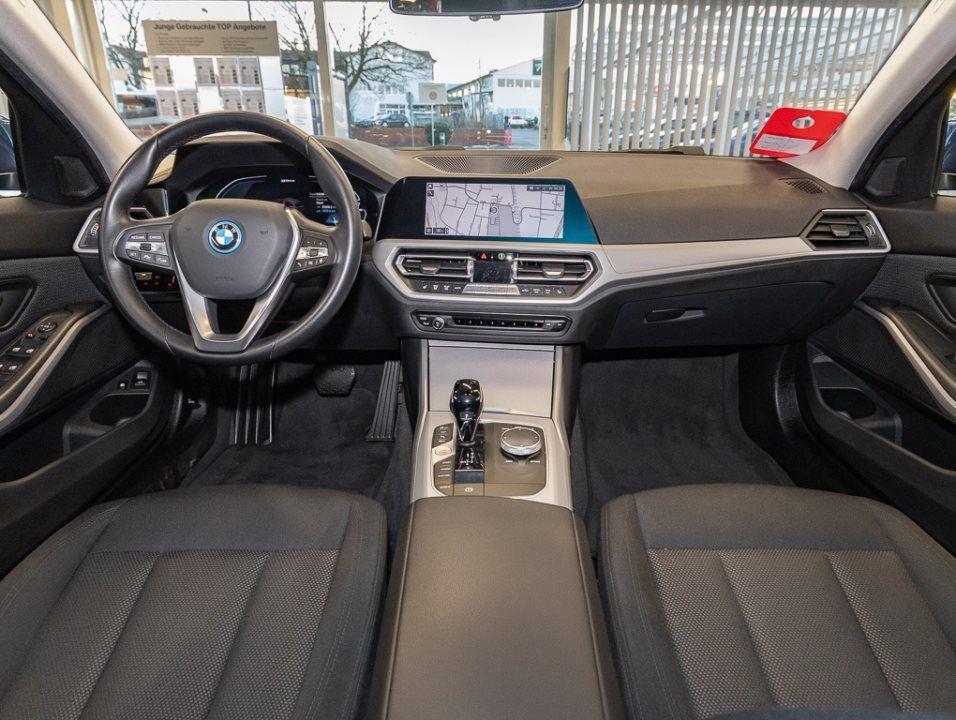 BMW 330 330e Touring