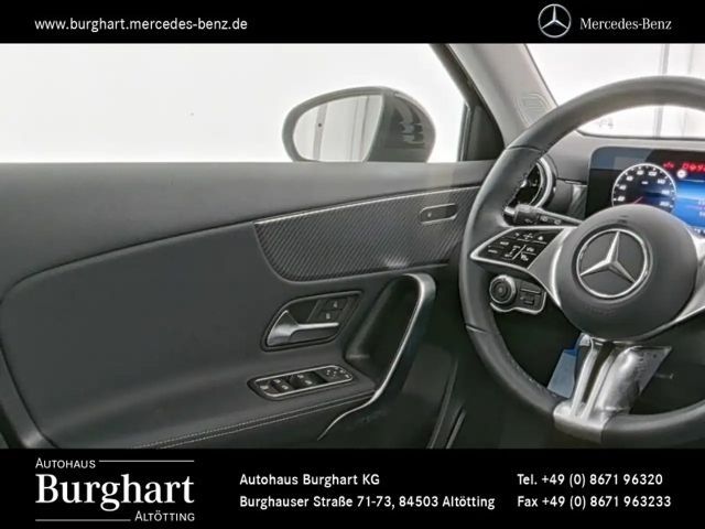 Mercedes-Benz A 180 Hatchback Progressive