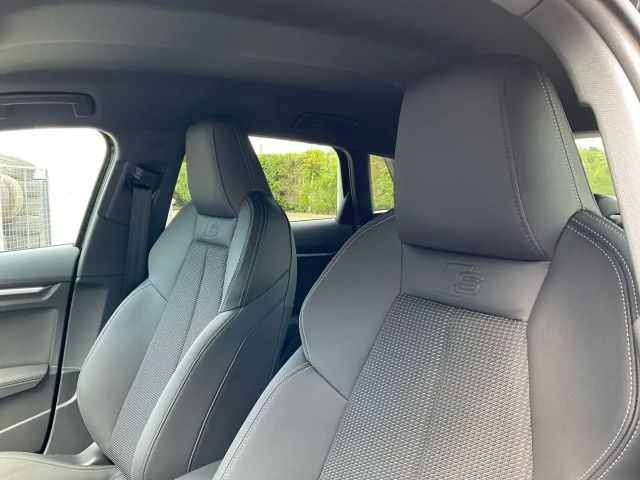 Audi A3 40 TFSI Hybride S-Line Sedan