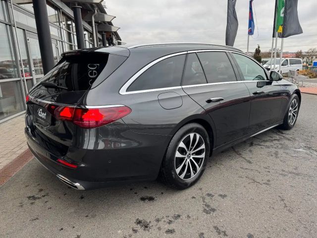 Mercedes-Benz E 220 AVANTGARDE E 220 d Estate