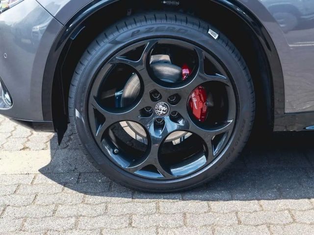 Alfa Romeo Stelvio AT8 Q4 Turbo Veloce