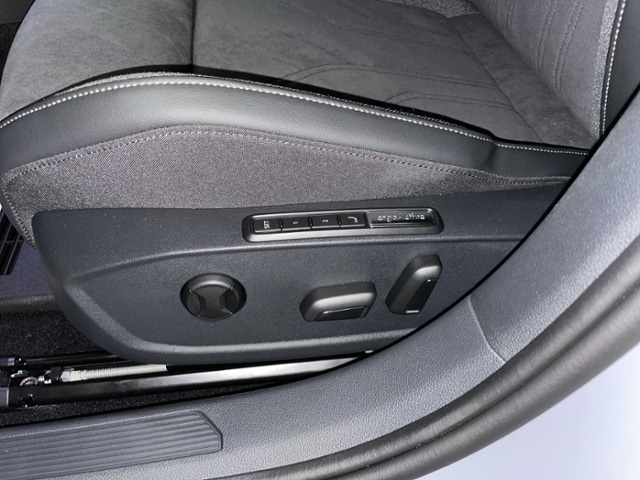 Volkswagen Golf 1.5 eTSI DSG Variant