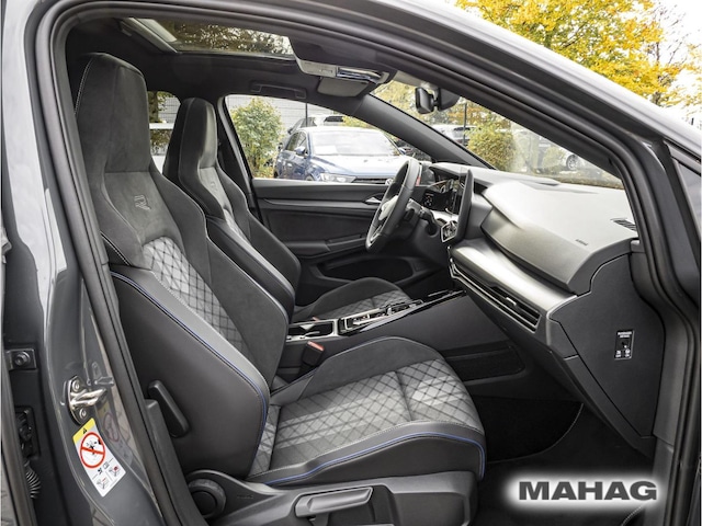 Volkswagen Golf 1.5 eTSI DSG Golf VIII R-Line