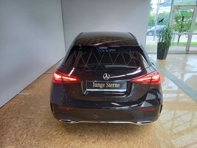 Mercedes-Benz A 220 A 220 d AMG Line