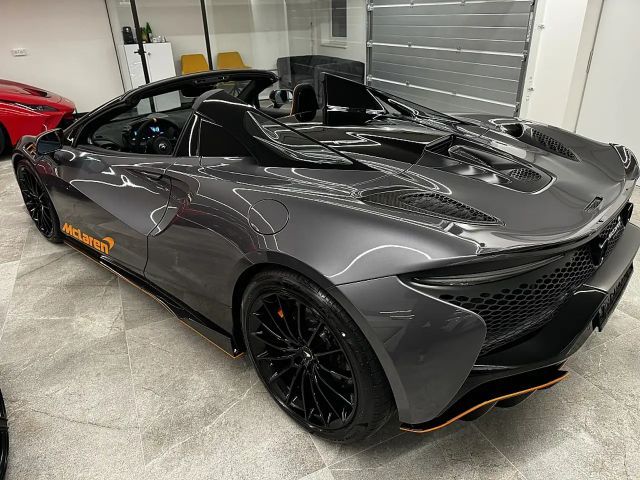 McLaren Artura Spider