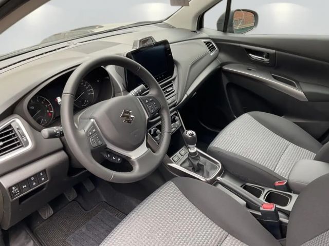 Suzuki S-Cross Hybrid