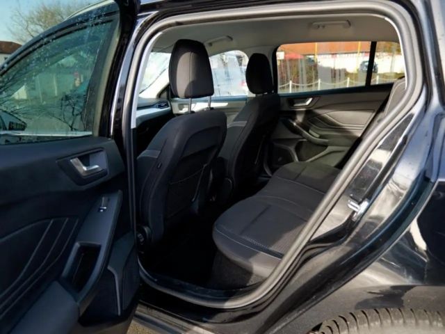 Ford Focus Cool & Connect