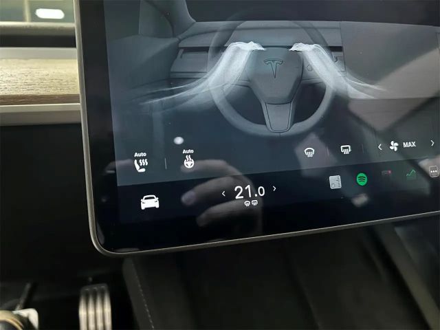 Tesla Model 3 AWD Performance